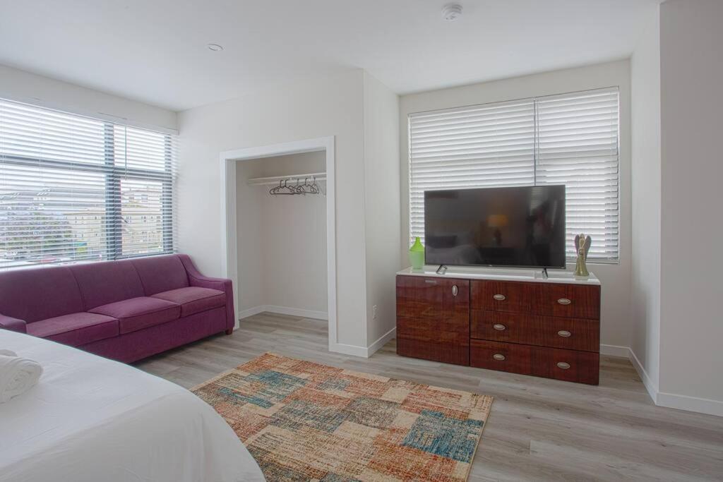 Comfy Studio With Cali King Size Mattress 샌디에이고 외부 사진